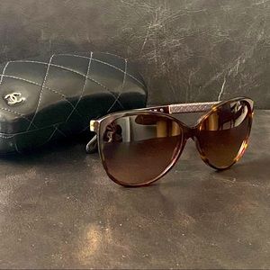 CHANEL sunglasses